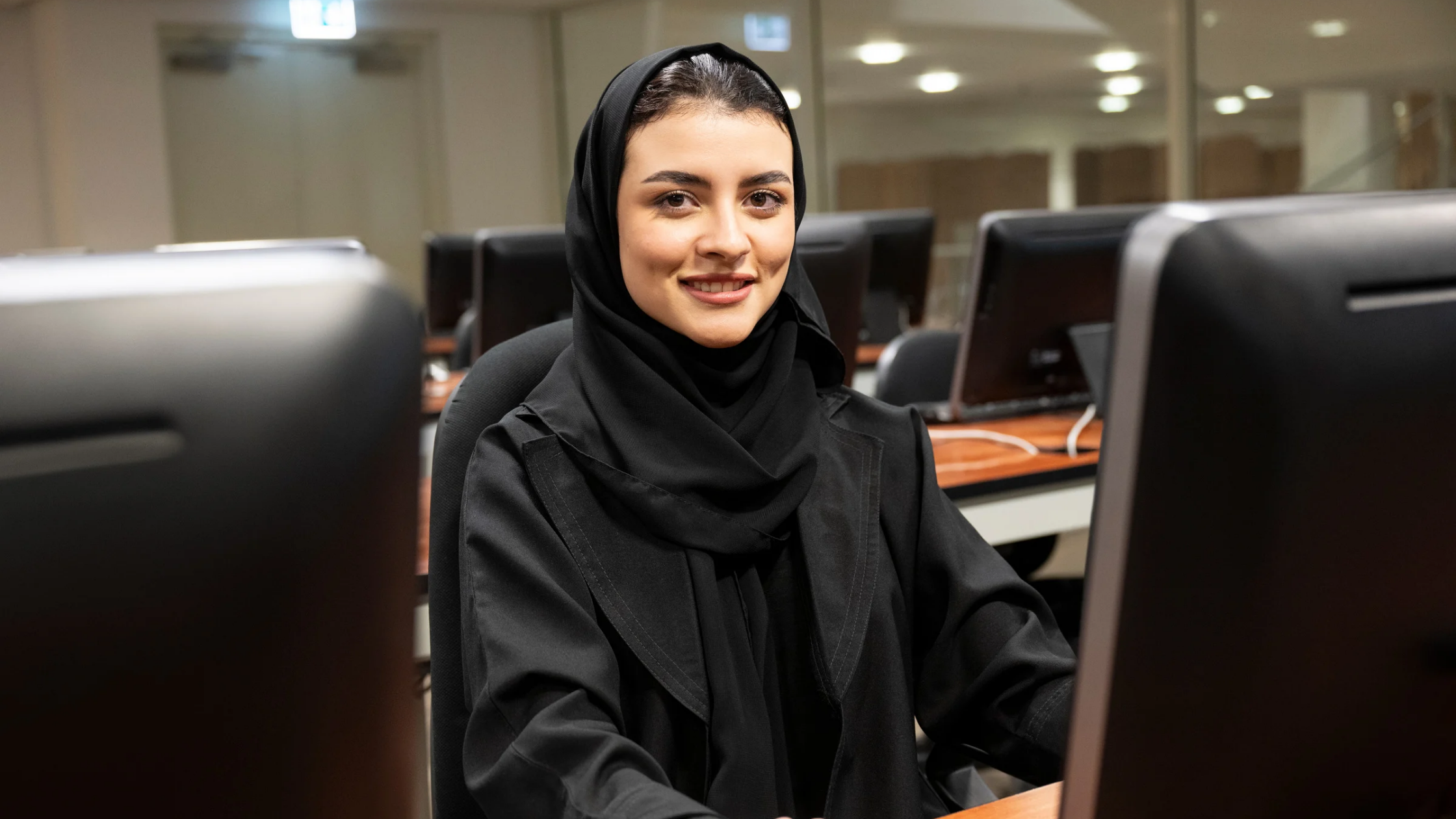 أكثر من مجرد تقديم جامعي: اكتشف كل ما يمكن أن تساعدك به القمة التعليم